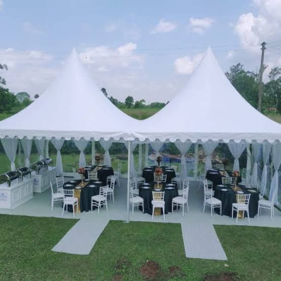 B-Line Tent (50-seater)